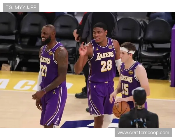 詹姆斯赛后总结：战术执行与团队配合显著提升助力胜利