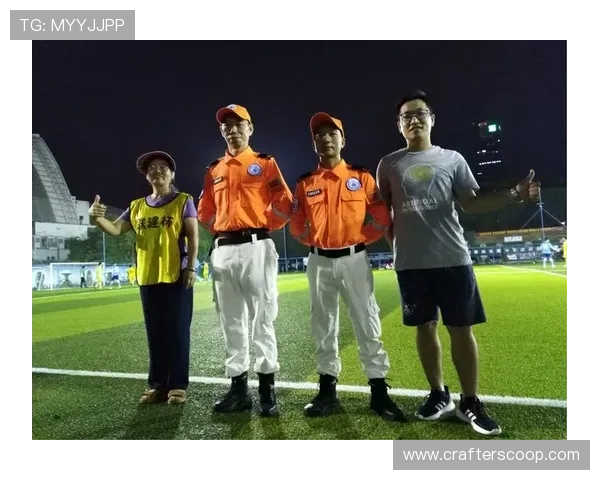 国外少年在跑步机上高强度苦练足球引发训练内卷热议讨论风潮现象