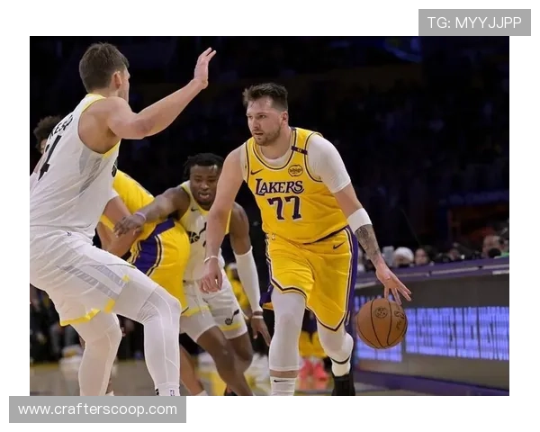 里夫斯称赞詹姆斯与东契奇绝妙配合持续助他轻松自由发挥表现出色